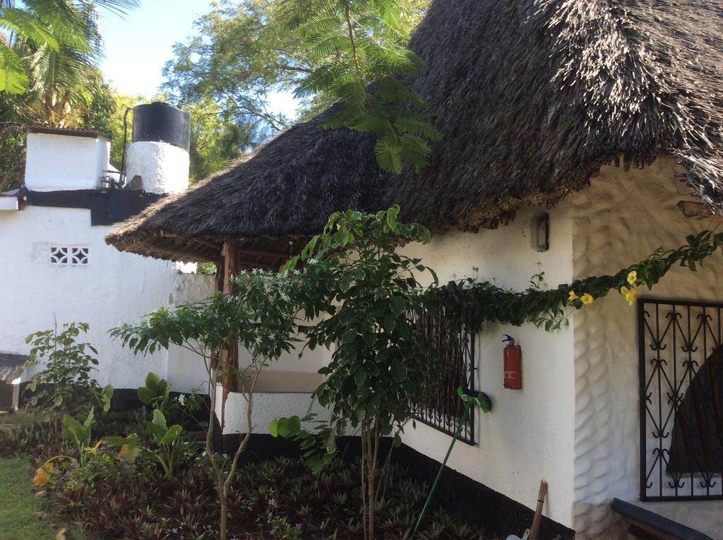 Diani Banda Cottages Diani Beach Luaran gambar