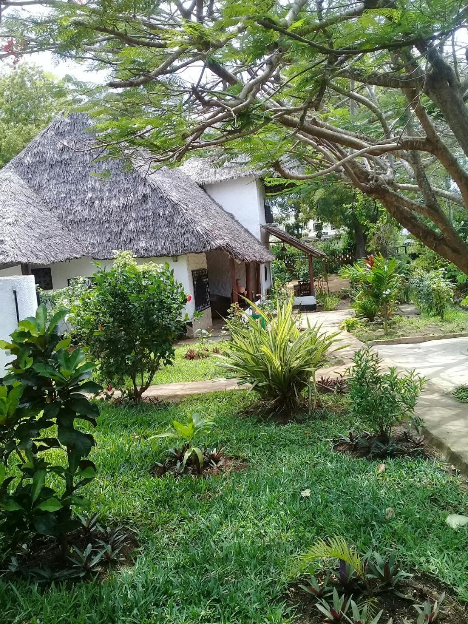 Diani Banda Cottages Diani Beach Luaran gambar